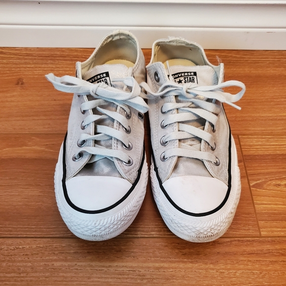 Low Top Converse - Picture 2 of 2
